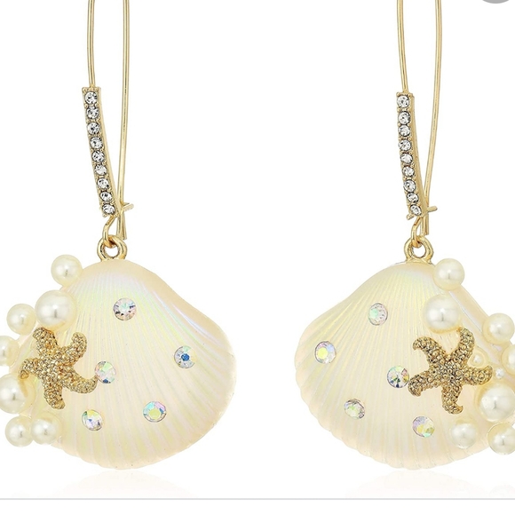 Betsey Johnson Other - Betsey Johnson shell dangle earrings NWT